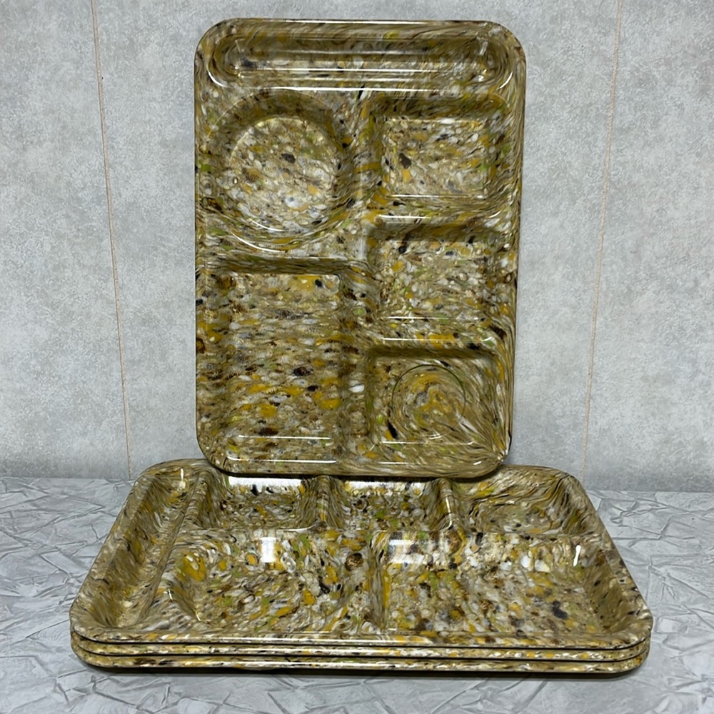 Set of 4 Vintage MCM Texas-Ware speckled lunch trays. MCM lunchtrays fall colors
